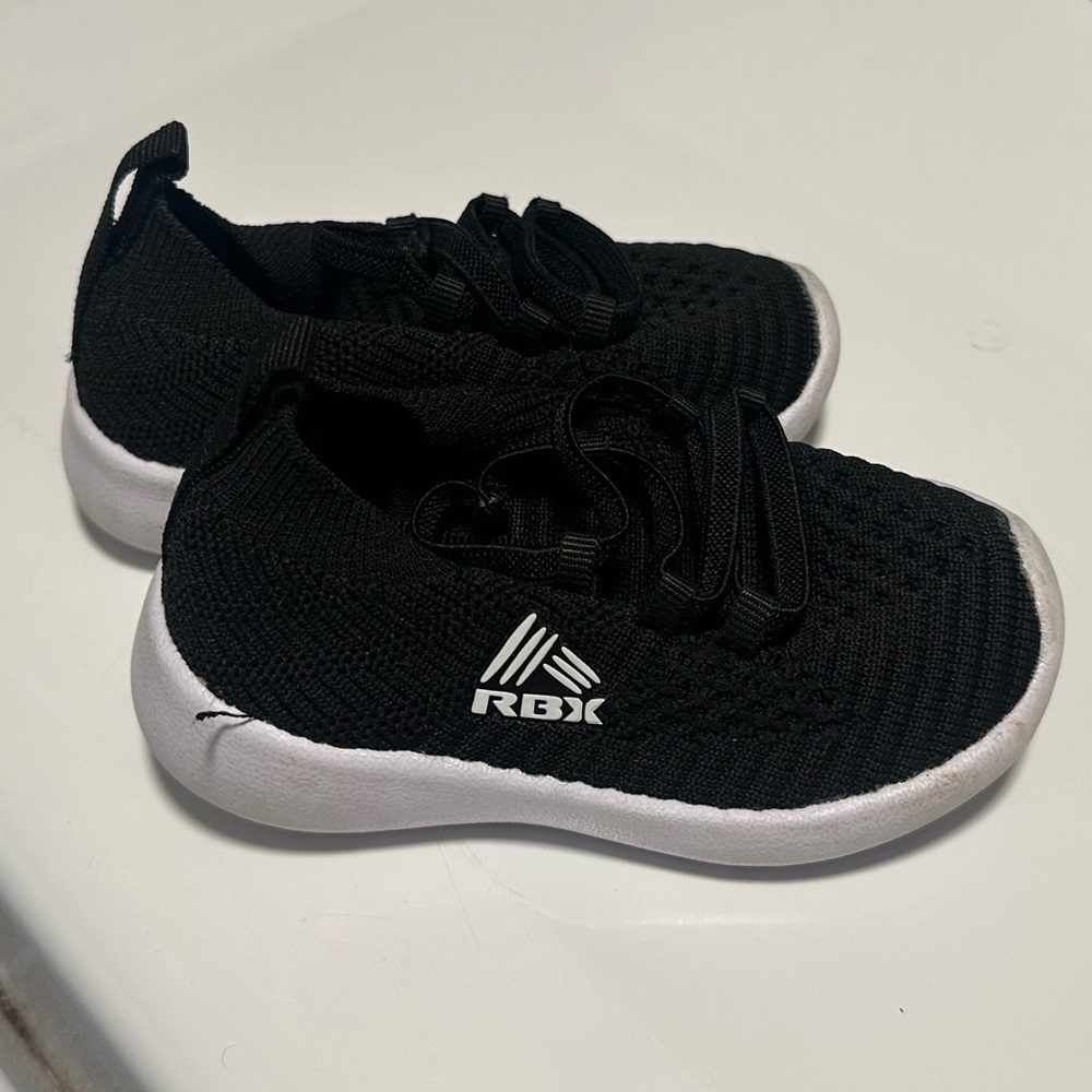 🌸 - Toddler RBX Black and White Sneakers Slip-Ons - Picture 4 of 6